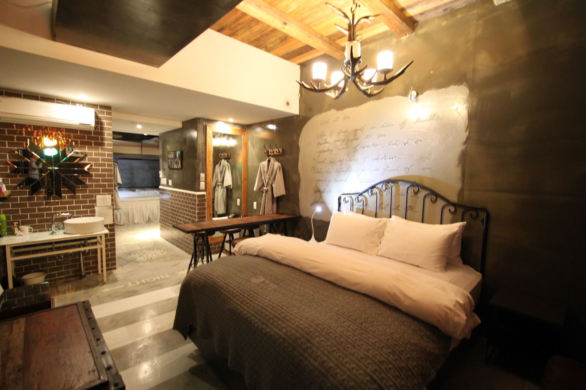 February Hotel Hwanggeum Тэгу Экстерьер фото